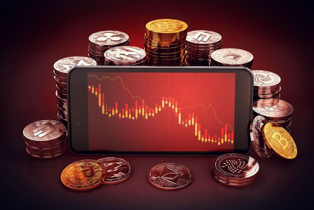 Crypto Traders Brace For Weekend Dip As Bitcoin, Terra, Cardano, Solana Falter