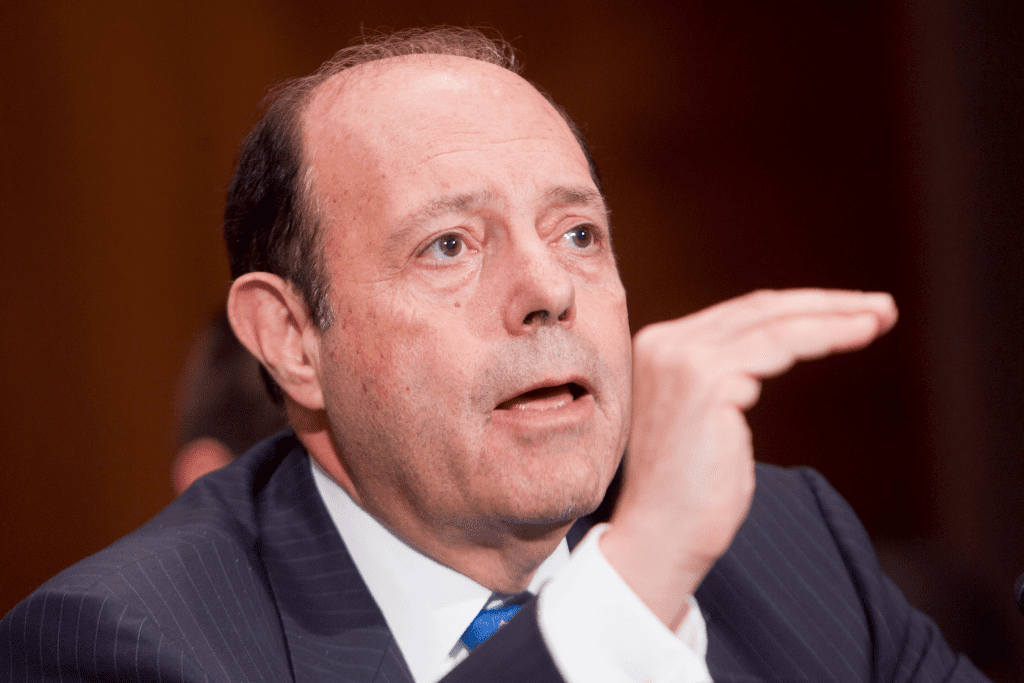 Fintech And Cryptocurrency Sector Threaten The Banks, According To Former OCC Head