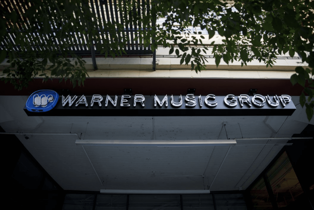 Warner Music Group Looking For Employees To Promote Metaverse Field