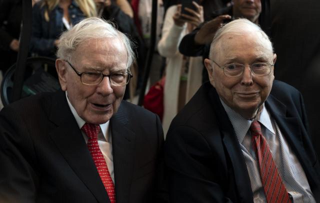 Charlie Munger of Berkshire Hathaway Calls For Ban On Crypto In The US