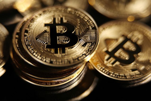 Bitcoin Crashes Below 28K on Coinbase Brace for Impact